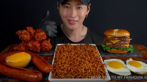 noodleav|ASMR MUKBANG BLACK BEAN FIRE NOODLES & CHICKEN .